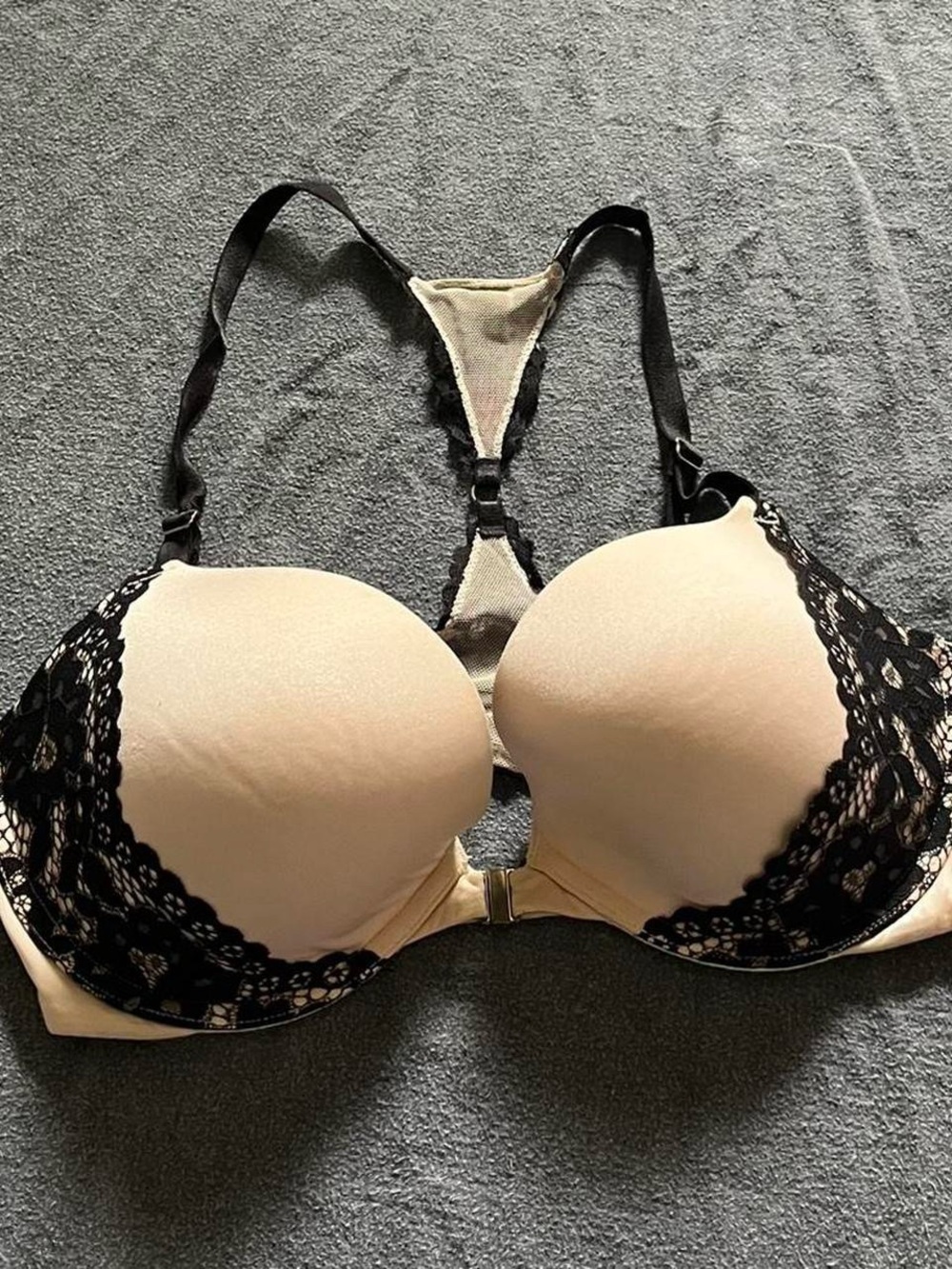 Victoria’s Secret Cream & Black Floral Lace Very Sexy Push-Up Bra